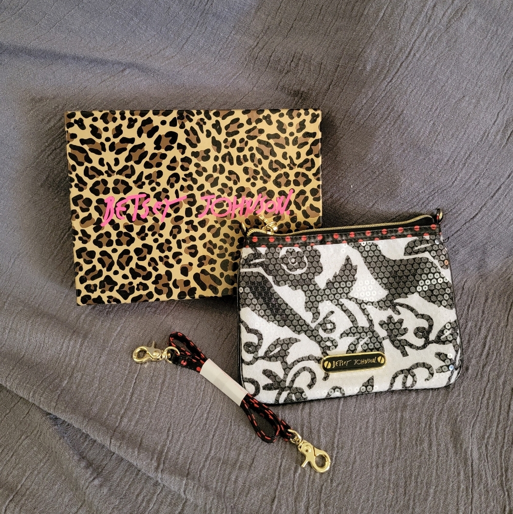 Betsey Johnson bag nwt